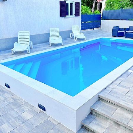Adria Holiday Home ปิเนซิตซี ภายนอก รูปภาพ