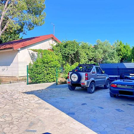 Adria Holiday Home ปิเนซิตซี ภายนอก รูปภาพ