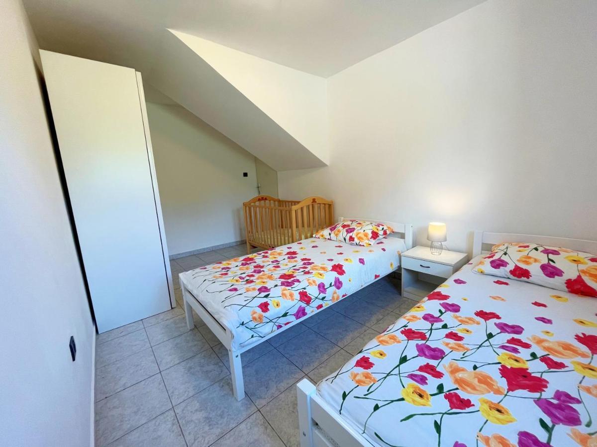 Adria Holiday Home ปิเนซิตซี ภายนอก รูปภาพ