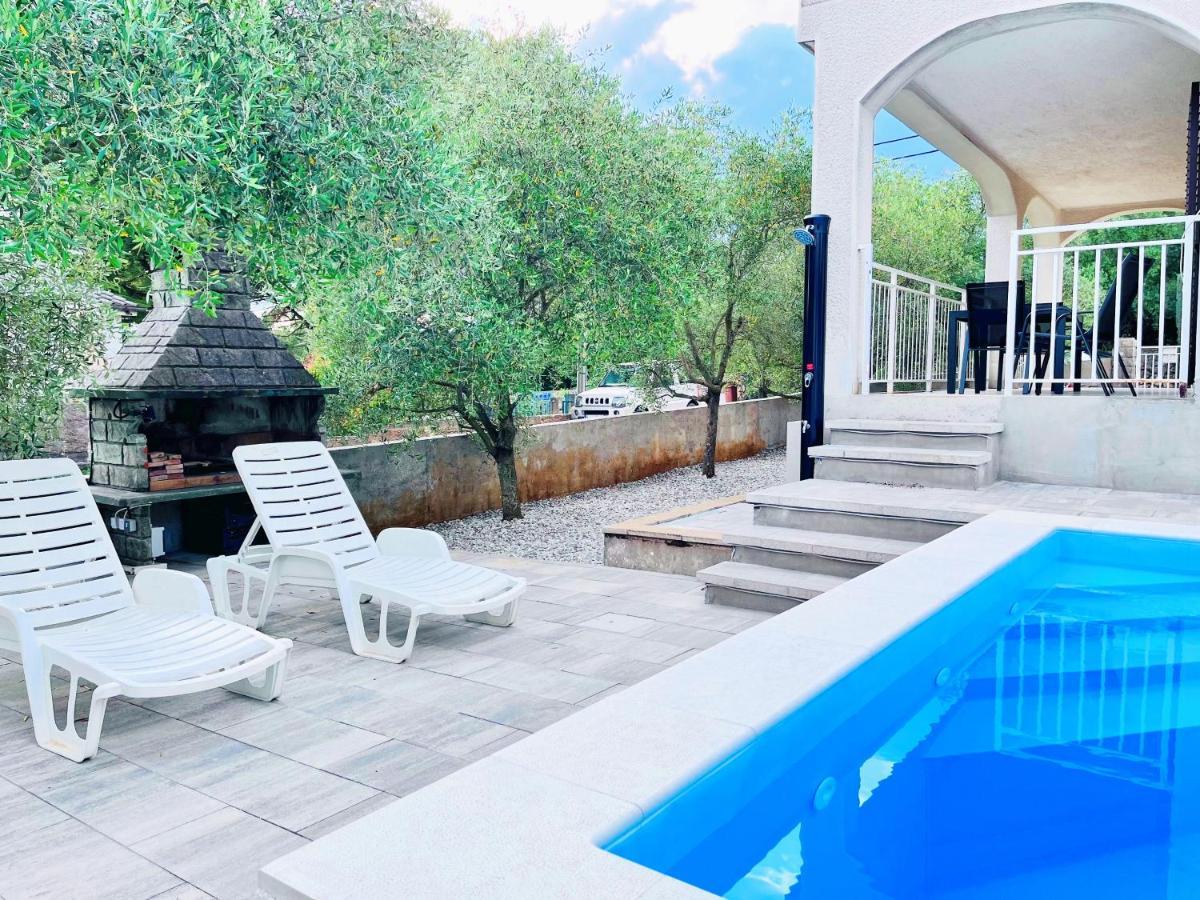 Adria Holiday Home ปิเนซิตซี ภายนอก รูปภาพ