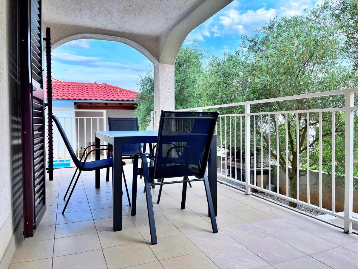 Adria Holiday Home ปิเนซิตซี ภายนอก รูปภาพ