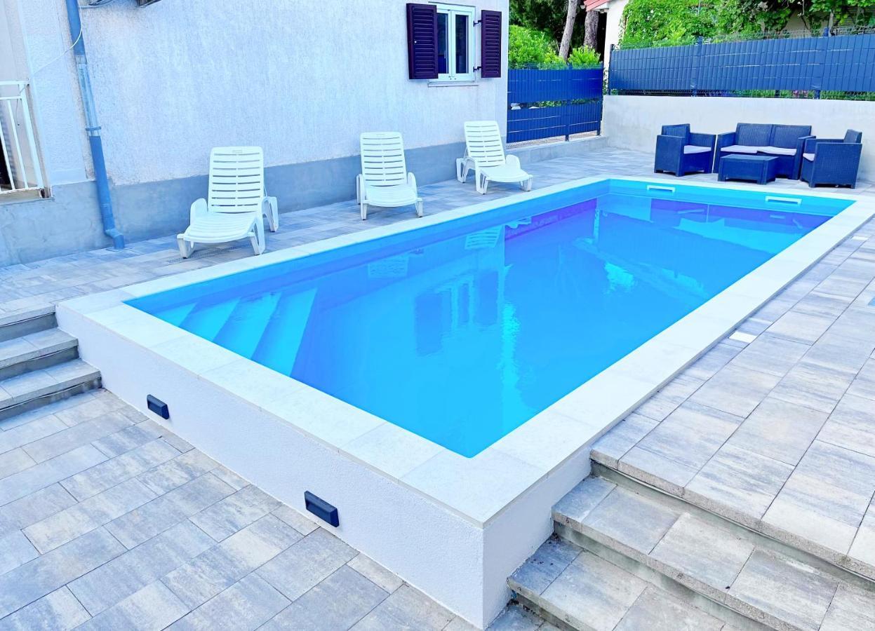 Adria Holiday Home ปิเนซิตซี ภายนอก รูปภาพ