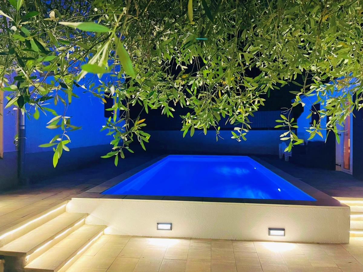 Adria Holiday Home ปิเนซิตซี ภายนอก รูปภาพ