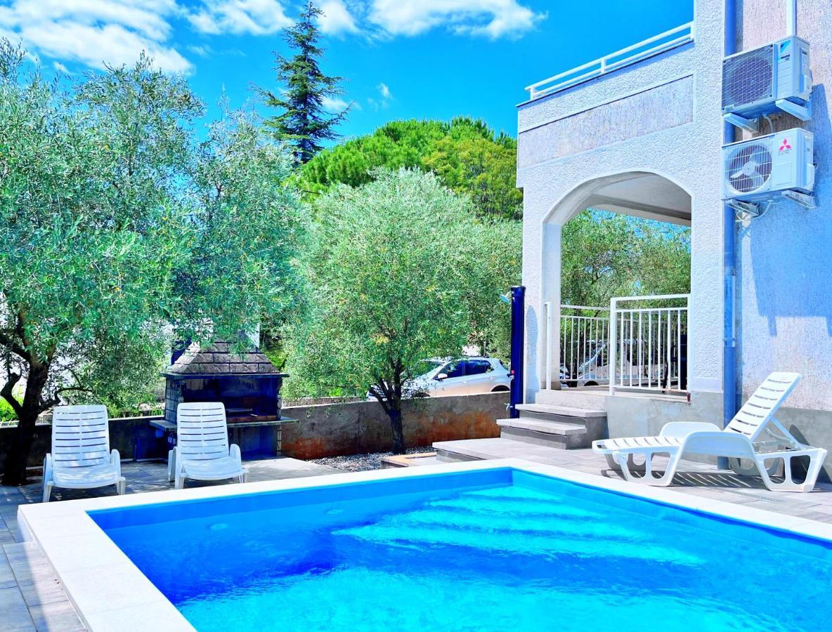Adria Holiday Home ปิเนซิตซี ภายนอก รูปภาพ