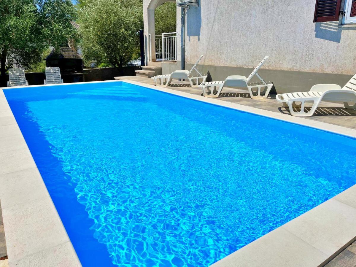 Adria Holiday Home ปิเนซิตซี ภายนอก รูปภาพ
