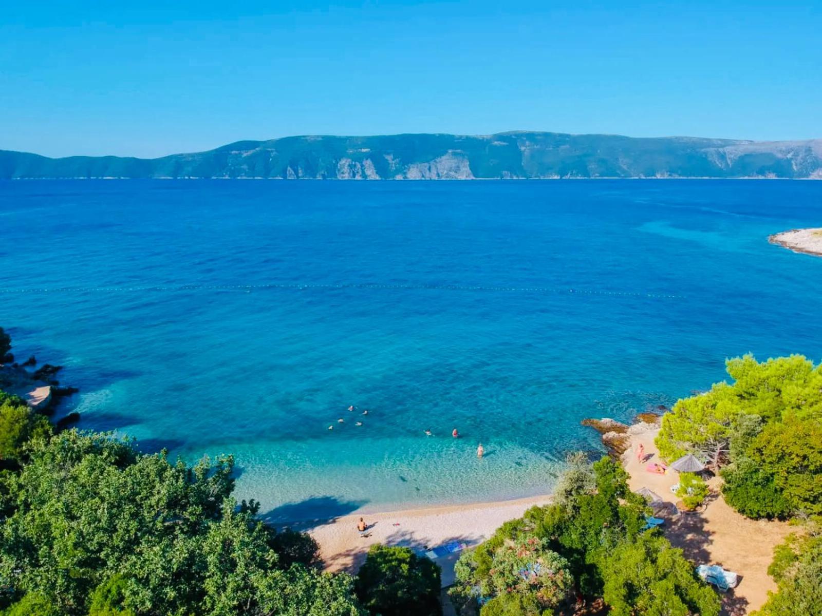 Adria Holiday Home ปิเนซิตซี ภายนอก รูปภาพ