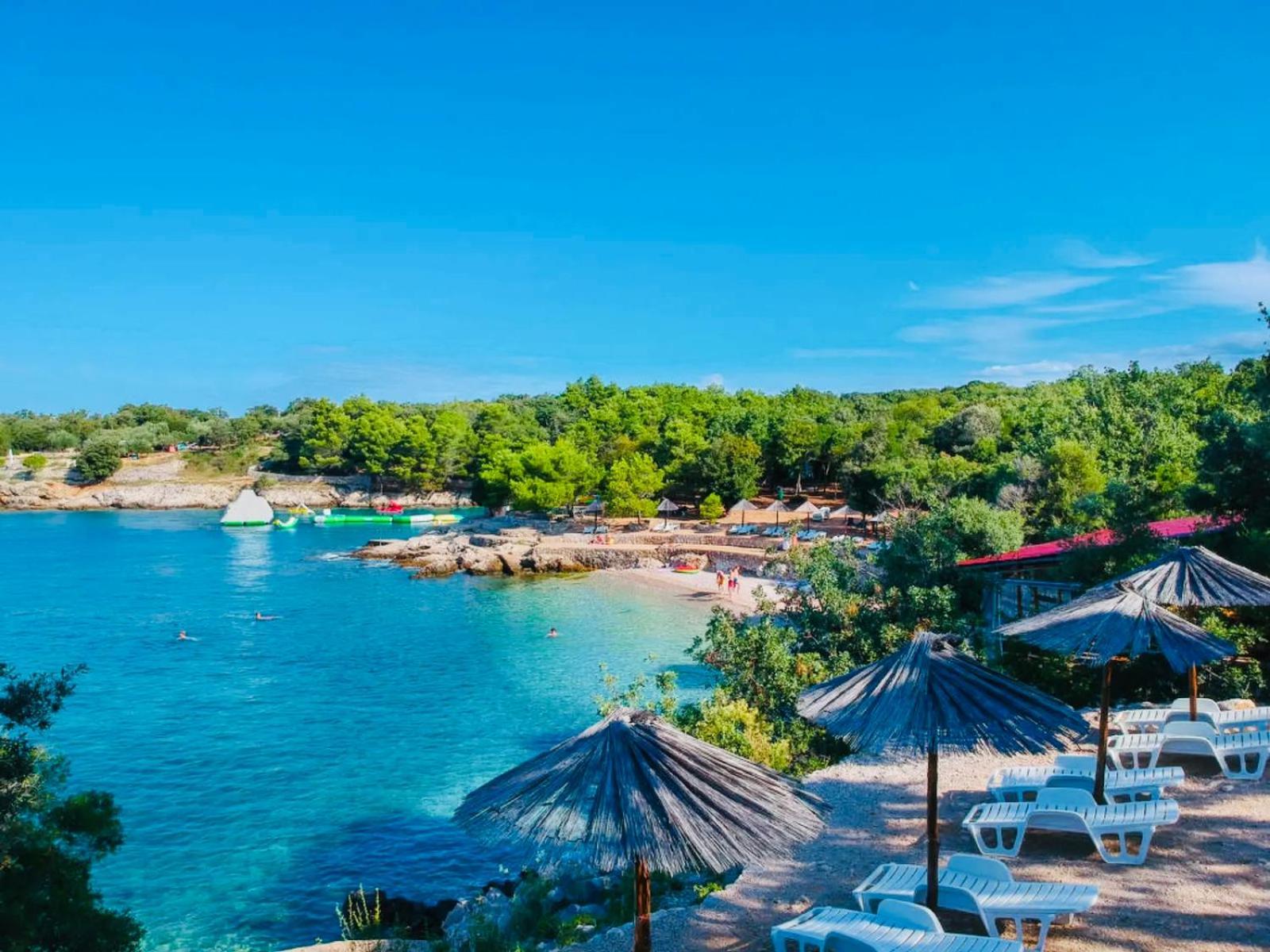 Adria Holiday Home ปิเนซิตซี ภายนอก รูปภาพ