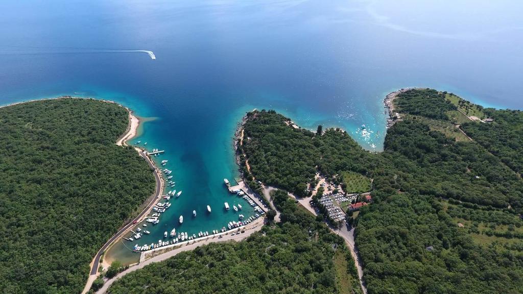 Adria Holiday Home ปิเนซิตซี ภายนอก รูปภาพ